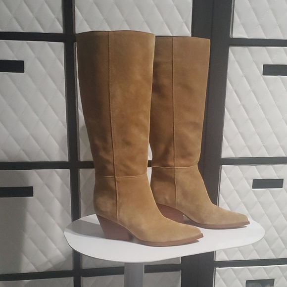 Marc Fisher Beige Footwear - Picture 2 of 11